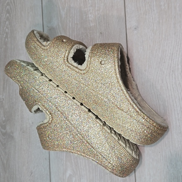 CROCS Women Gold  Glitter Slippers Platform Sandals Shoes Sz 9 - Picture 8 of 13